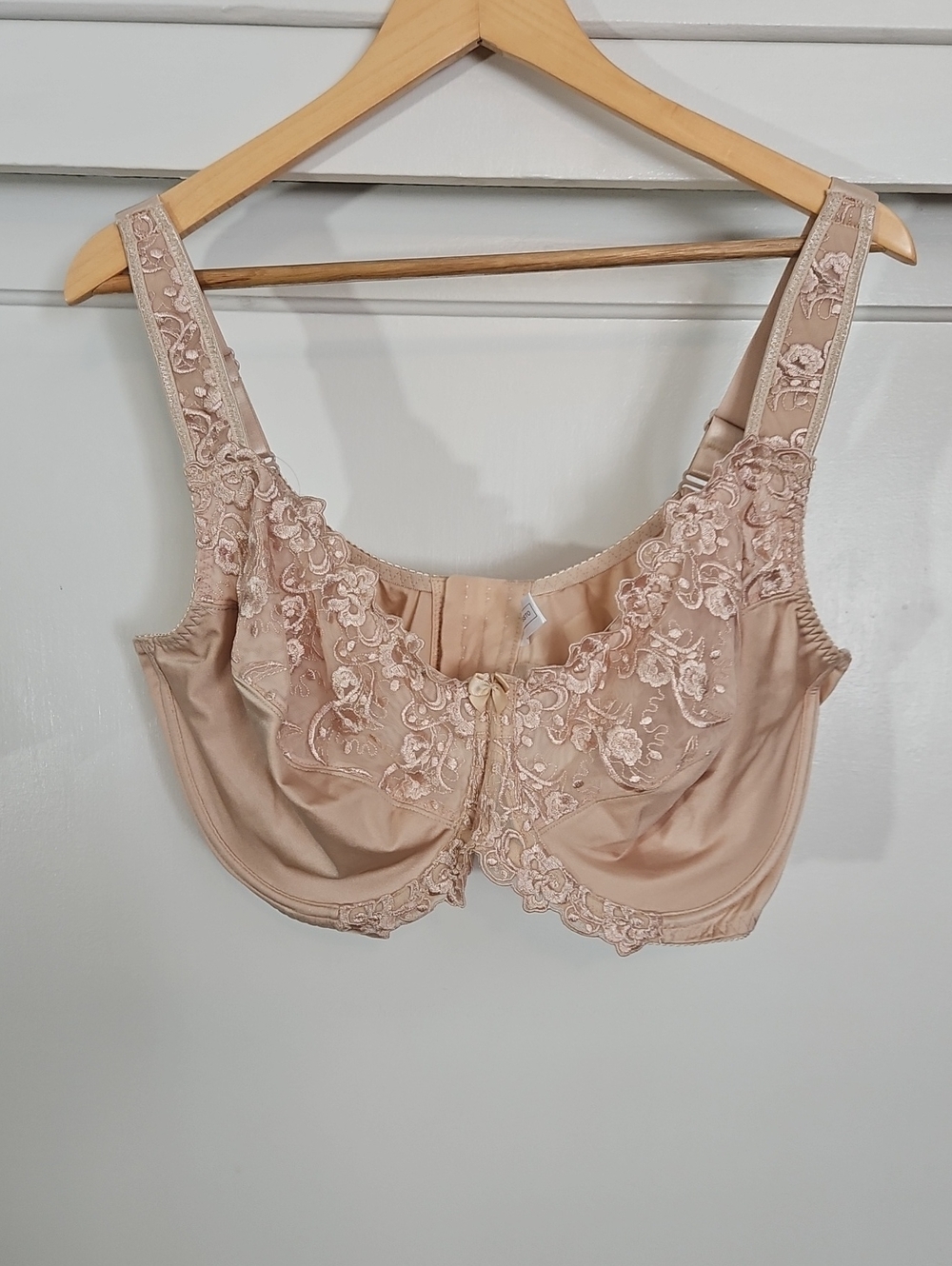 🆕️Beige Lace Underwire Bra 44J